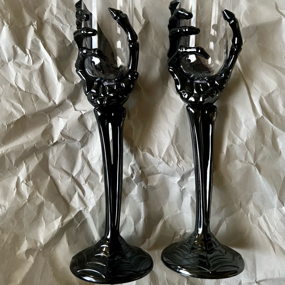 Set of 2 skeleton hand wine glass